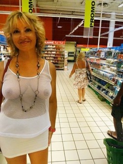 o-milf:  If you have them, flaunt them.