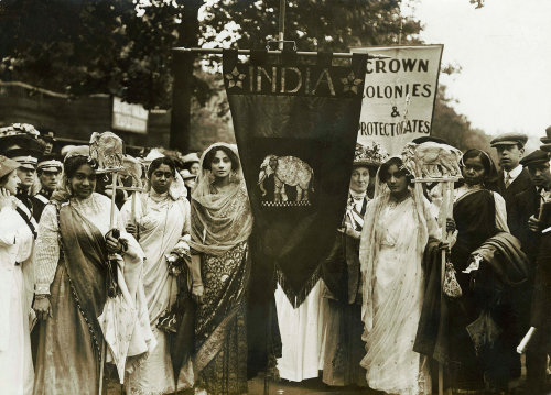 sacredeyeofhathor:Indian suffragettes take part in a huge march through London demanding votes for w