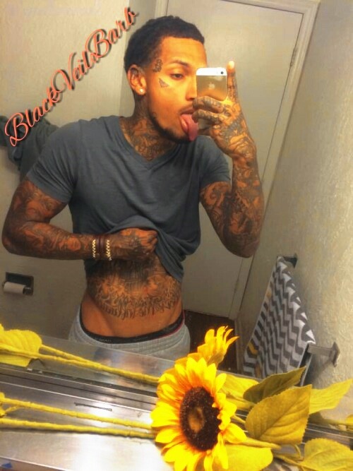 dominicanblackboy:  Damn pa sexy fat tatted ass got slim tasty dick between his legs!😍😍😍😍😍