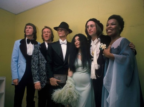 twixnmix:The Righteous Brothers, David Bowie, Yoko Ono, John Lennon, and Roberta Flack backstage at 