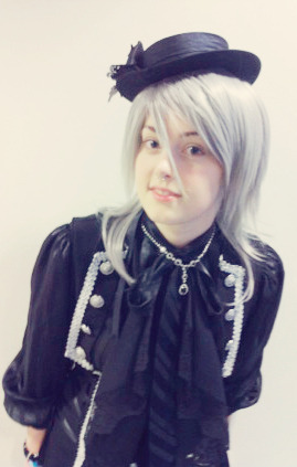 karitasxeir:  Hat: triple fortune Hat accessories: paris kids & official kuroshitsuji merchandise pin Wig: priscilla.. i think Necklace: glitter Bracelet: no idea Jabot: putumayo Shirt: thrift Pantssuit: alice and the pirates Socks: angelic pretty