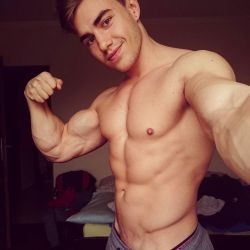 Young Sexy Amateur Guys