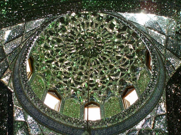 mymodernmet: Modest-Looking Mosque is a Dazzling Dream Inside  Oh how gorgeous!