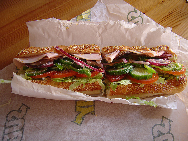 food-everybody-loves:   Click here to see more 