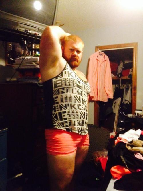 thebigbearcave:  Yes, his thighs are indeed ridiculous….. so is so much else on him