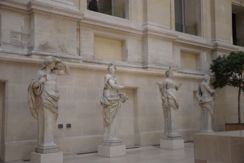 gloomsy: The sculptures in The Louvre were absolute masterpieces