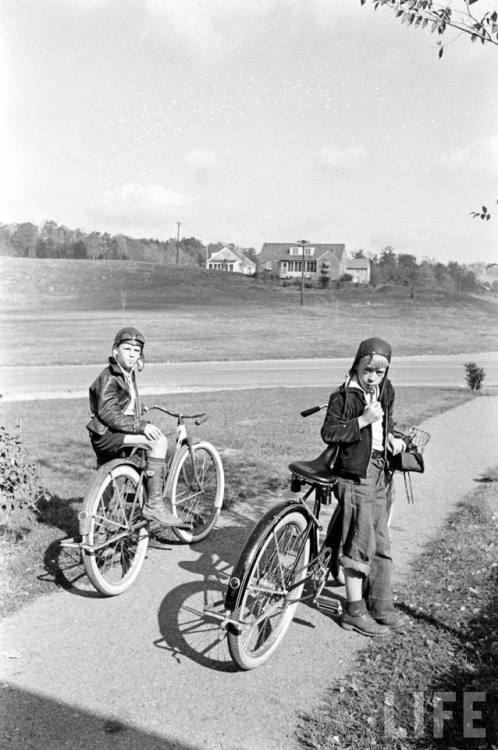 Ready to ride(Alfred Eisenstaedt. 1937?)