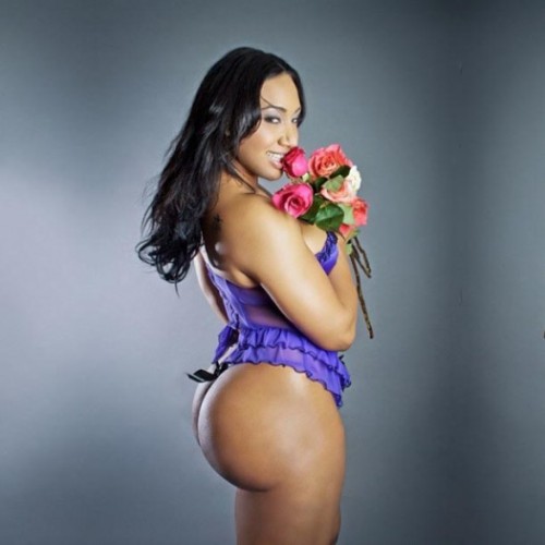 thicknluvly:  Id hit it like this….