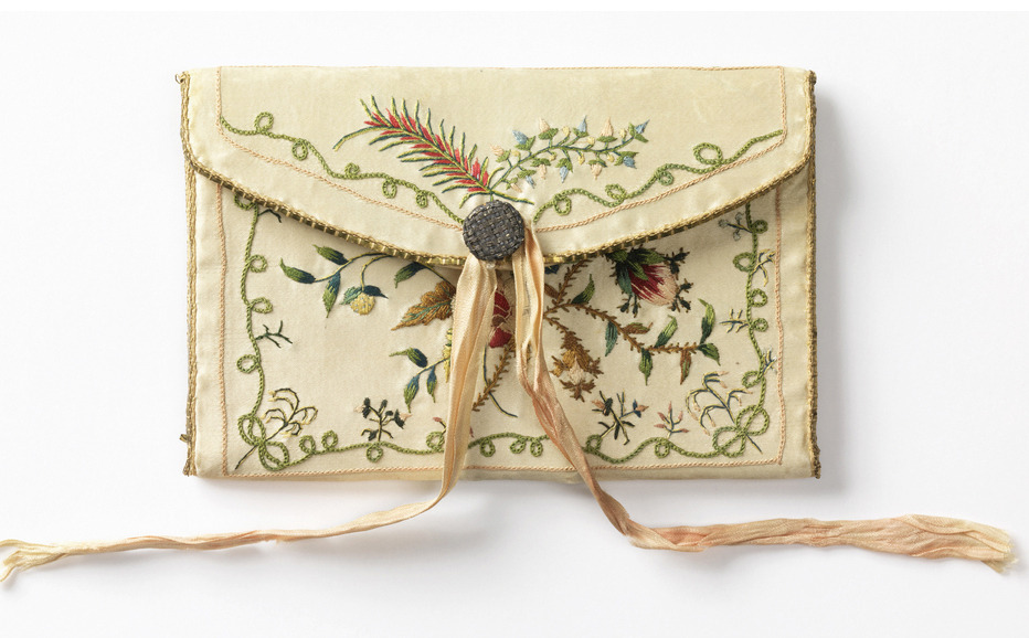 design-is-fine:Pocket book, covered in embroidered satin, 19th century. France. Via