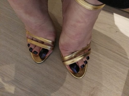 #elite heels #6inch heels #high Heels #fetish #long toe nails #gold leather heels