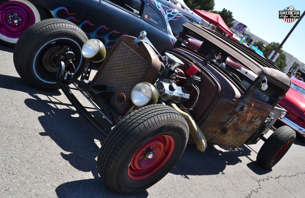 the-american-life-style:Hot Rod Ford at Viva Las Vegas (als254)