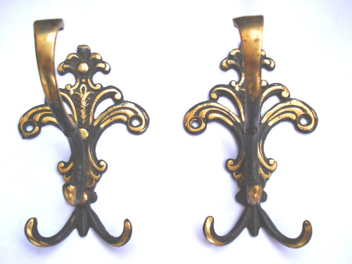Antique Big Brass Wall Hook Set/ Country style ornate brass hooks/ Coat or Towel Hooks,1950s by Kras