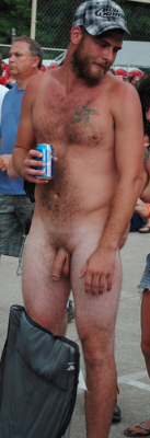 dirtystraightguys:  Drunk Straight RedneckFollow me:  http://dirtystraightguys.tumblr.com