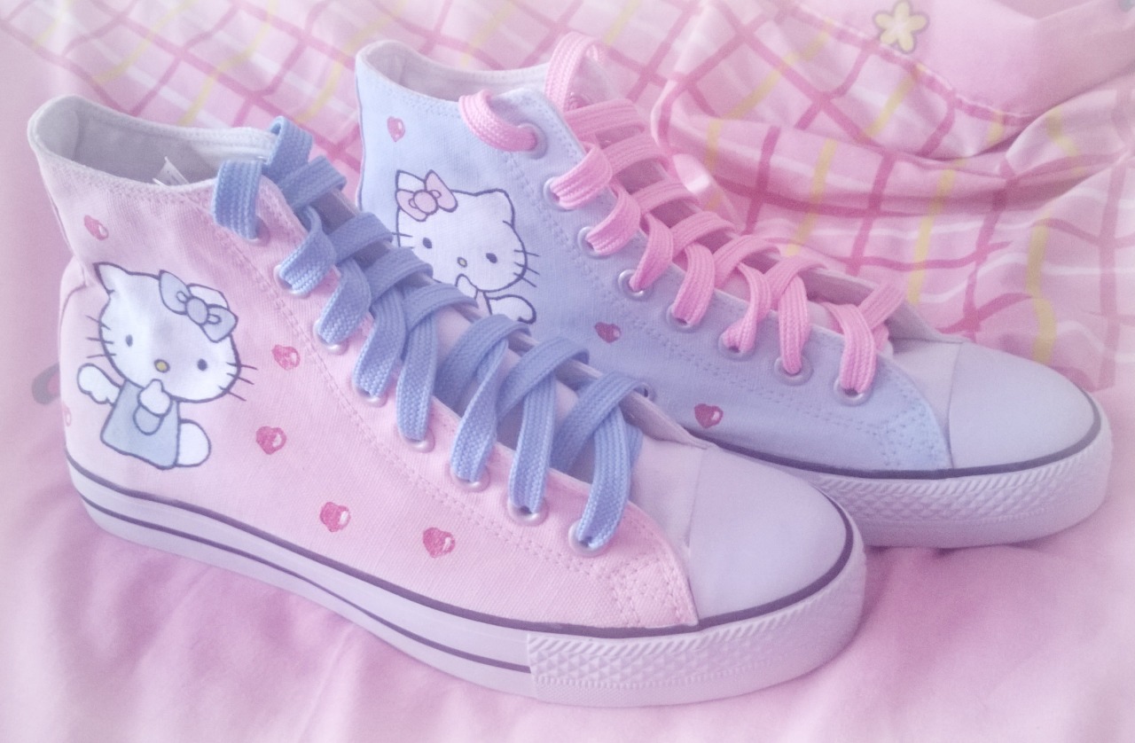 dollgarden:  My new Hello Kitty converse type shoes are just the cutest. Perfect