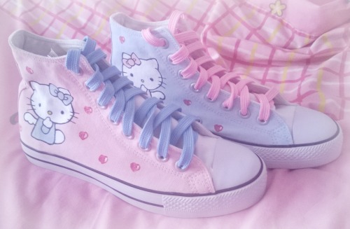 dollgarden:  My new Hello Kitty converse type shoes are just the cutest. Perfect for my Fairy Kei dress ups. ♡ 