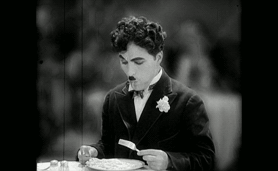 griffstream:  rustydennis:Charlie Chaplin - Scarf-face