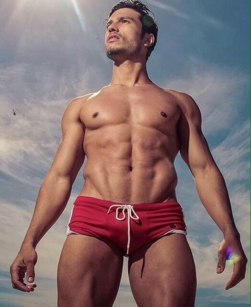 nickk1712:  Follow: http://nickk1712.tumblr.com.