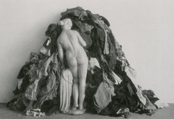 avliva:  Venere degli stracci (Venus of rags), 1967 by Michelangeko Pistoletto 