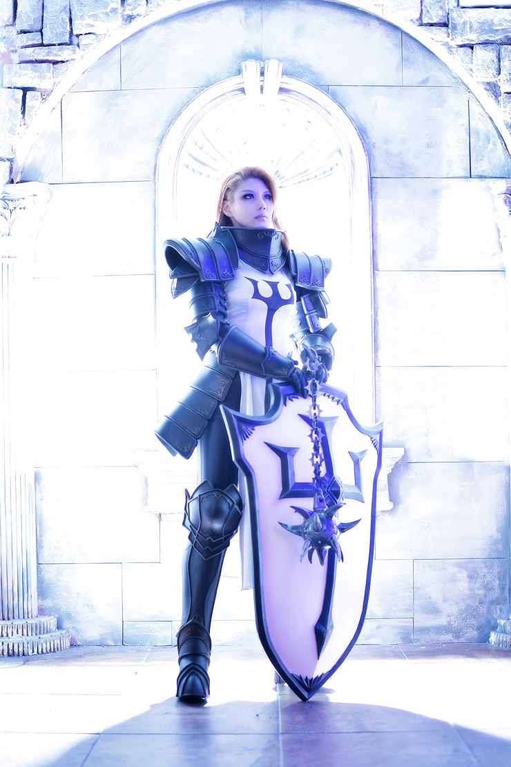 pxlbyte:  Diablo 3: Crusader Cosplay by SpcatsTasha 