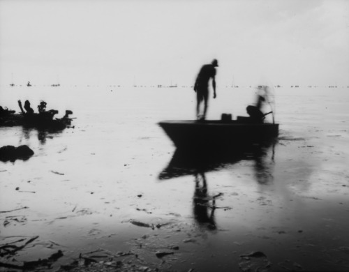 PHOTOS: In monochrome — Venezuelan fishermen among oil ruinsThe landscape of Venezuela’s once 