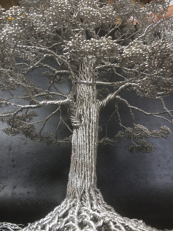 crossconnectmag:  Wire Tree Sculptures by Clive Maddison The trees are handmade from