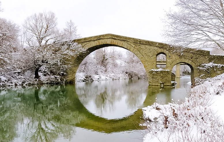 coiour-my-world:  Stone bridges … old but oh-so-beautiful … 
