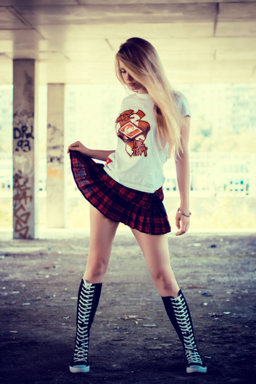 msnickolas:  stoya-lane:    I love kneehigh converse