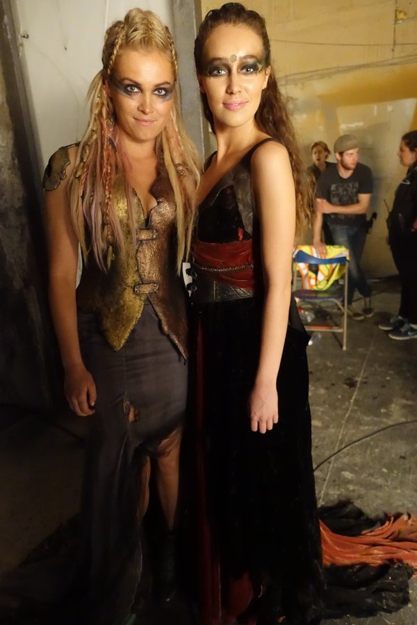 @kimshum
Nope, nothing to see here. @MisElizaJane @DebnamCarey #The100