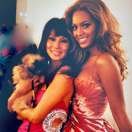 @LucyLiu  Ice cold with @cindycrawford @beyonce at @robertocavalli photoshoot #FBF