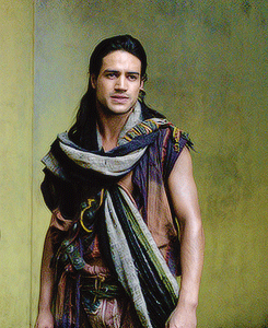 old-thegodsfavorme:  nasir offers to aid crixus and spartacus at the mines -&gt; req by anonymous 