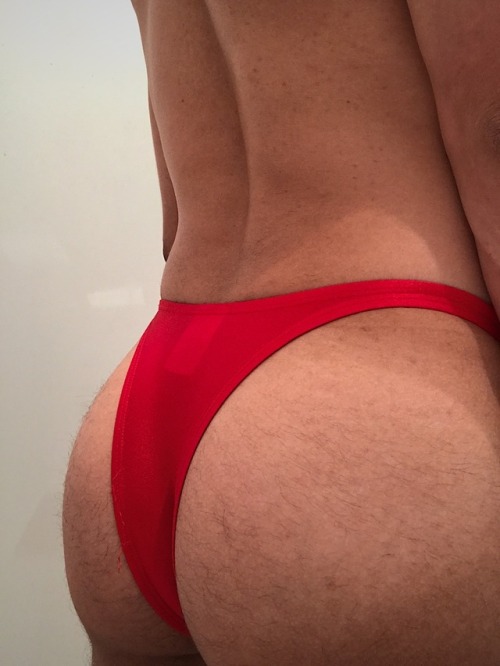 thongpup3:  Thong Tuesday! Joe Snyder bulge bikini! Love red!!!!