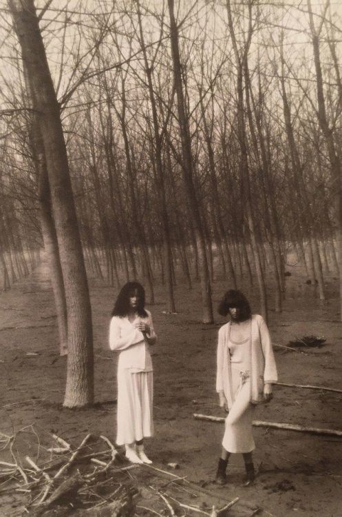 kitsunetsuki:  Deborah Turbeville - Clothes by Valentino (Vogue Italia 1977)