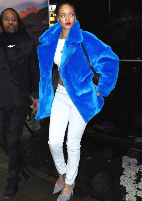 psychopapi: Rihanna’s Mink Coat game is unmatched