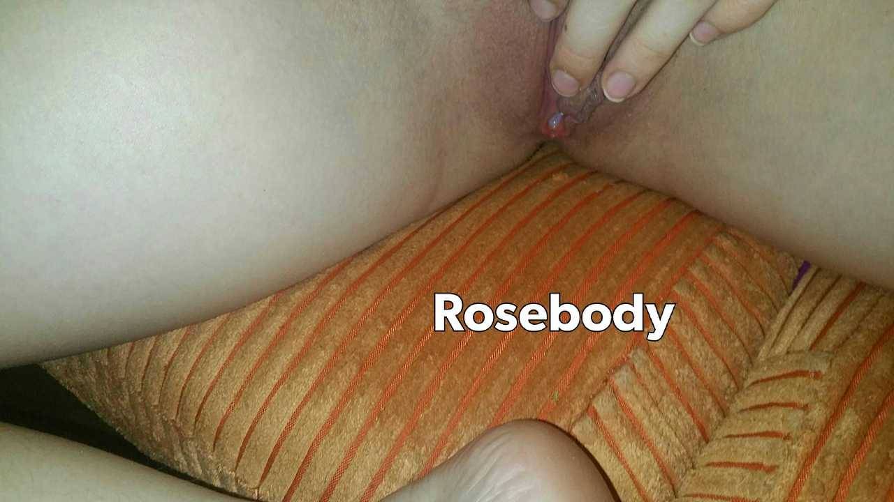 rosebody:  So horny I just had to touch myself💦💦 😇😇