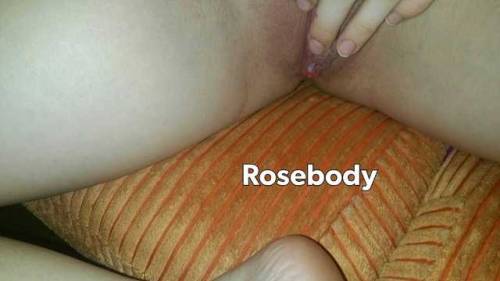 rosebody:  So horny I just had to touch myself💦💦 😇😇