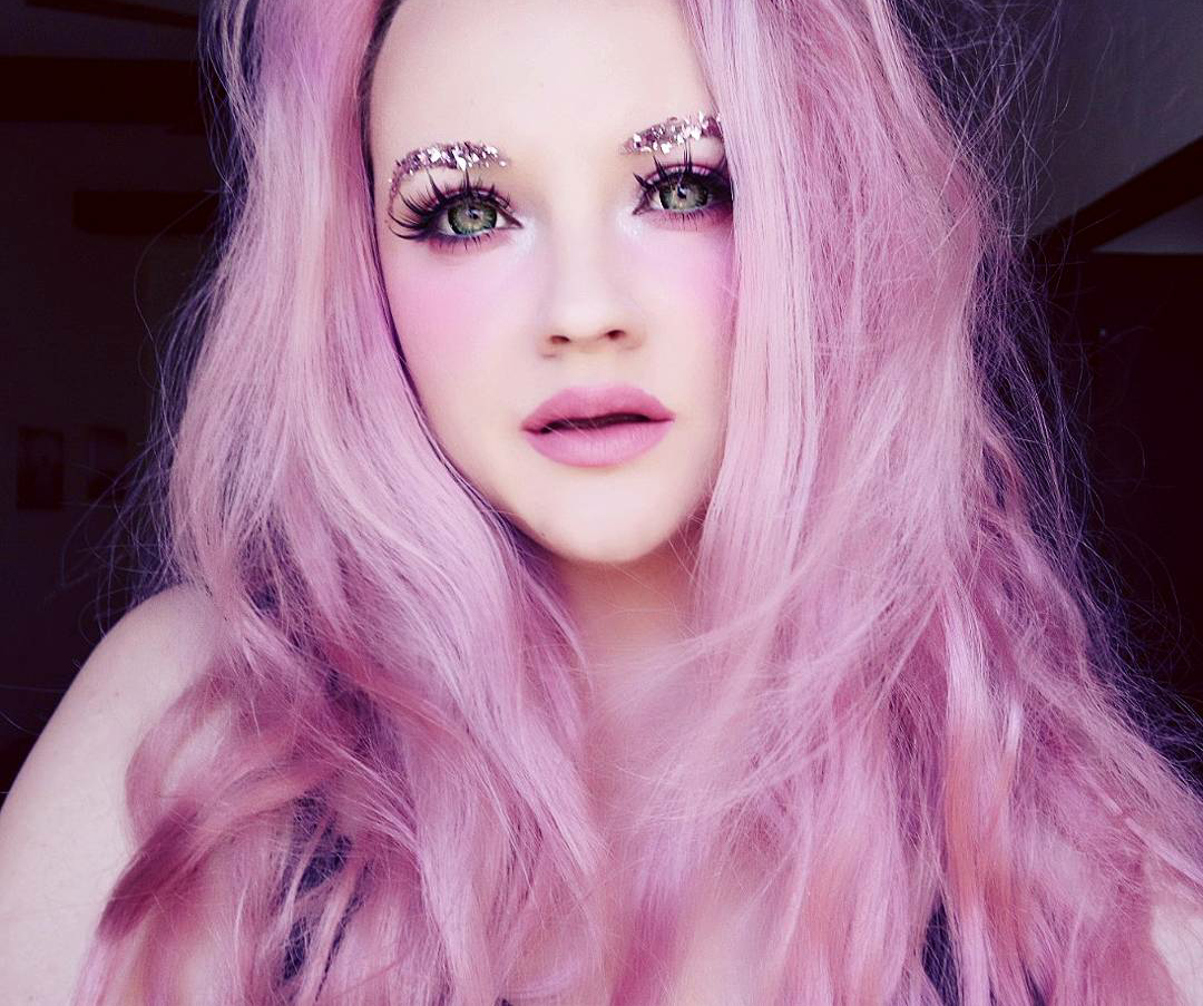 disneylandsprincess:  Glitter brows
