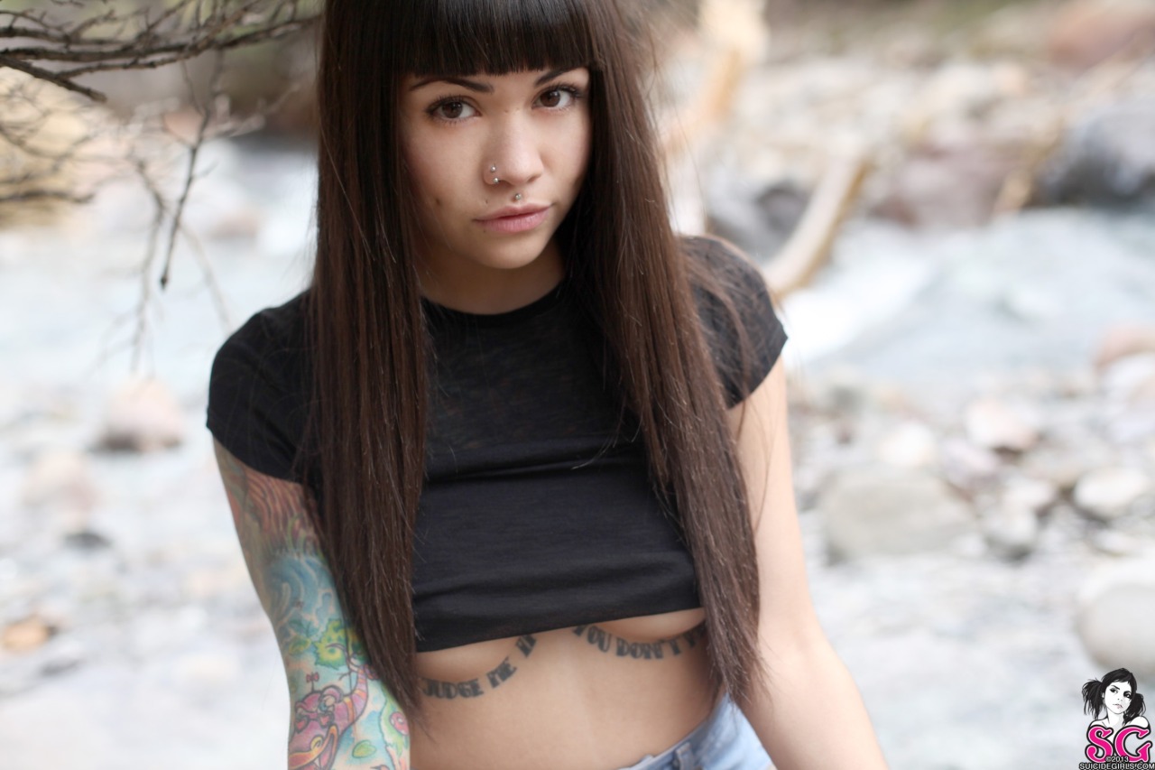 sglovexxx:  VioletRose Suicide in Never Look Back