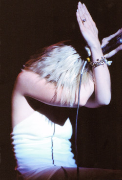 nancyspungens:   Debbie Harry photographed onstage in Las Vegas by Roberta Bayley, 1979 