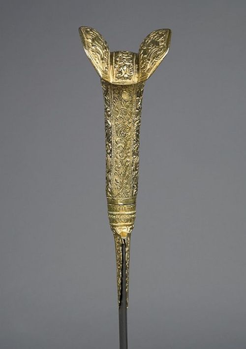 art-of-swords:Yatagan SwordDated: 19th century, circa 1830 (blade)Maker: unknownCulture: TurkishMedi