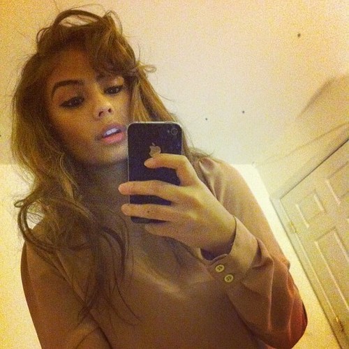 shesbombb:  www.pinkmonroe.tumblr.com 