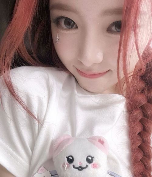 chaeneuu - ໒ྀི꒰ ◞ ◟ ꒱ྀིა