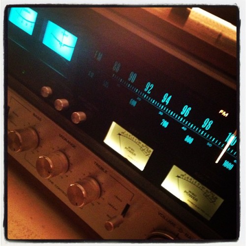 analog-dreams:  VintageGlow #sansui #retro #vintage #amplifier #solidstate by -vintagesound- #photostackr 