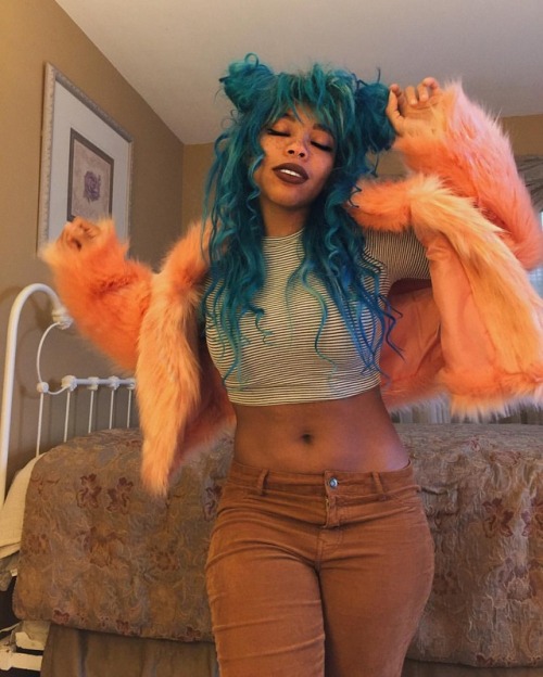 kieraplease:Back when I was a carefree blueberry adult photos