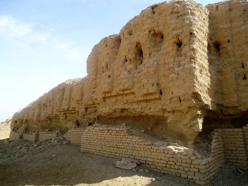 Ruins of the ziggurat at the ancient Sumerian city of Kish. This ziggurat was probably built by Neb