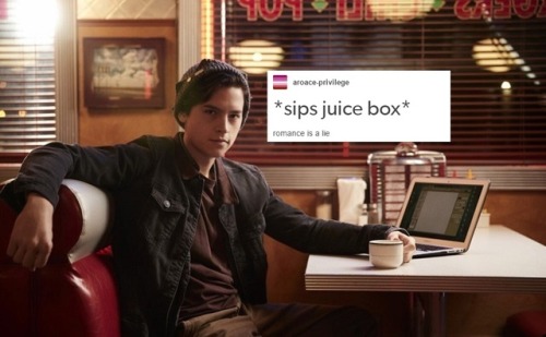 beronica-love:aspecs-for-jughead:♠️️ AroAce Jughead Text Meme ♠️️ [2/ ∞] 1 | 2