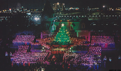 Disneyland’s annual Candlelight Processional makes its way down Main St. 