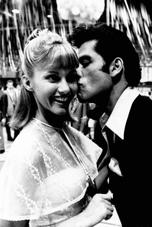 vintagesalt:John Travolta & Oliva Newton-John  rehearse a scene for Grease, September 7, 1977