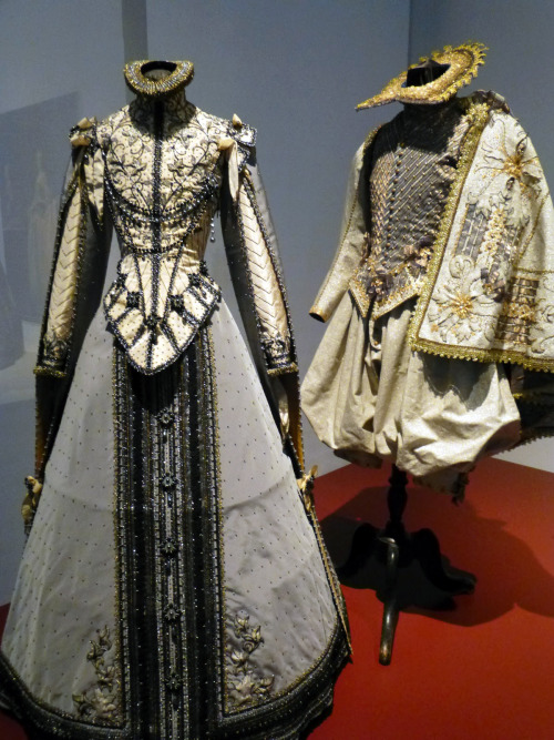 jeannepompadour:Early 17th century Spanish costumes by Ollivier Henry, 2005