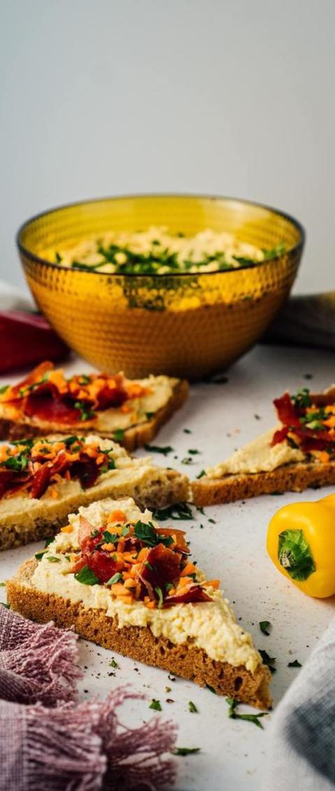 Prosciutto Hummus On Flatbread
