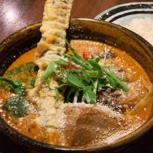 . #soupcurry #soulstore. 今日のカレー活動は #スープカレー #ソウルストア . 繊細なカレー大好き . #紅茶豚となめこ 辛さMax5番 ブロッコリートッピング . 狸